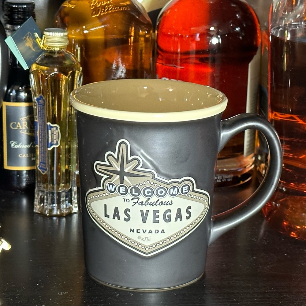 LAS VEGAS CERAMIC COFFEE MUG ♣️♥️♠️♦️